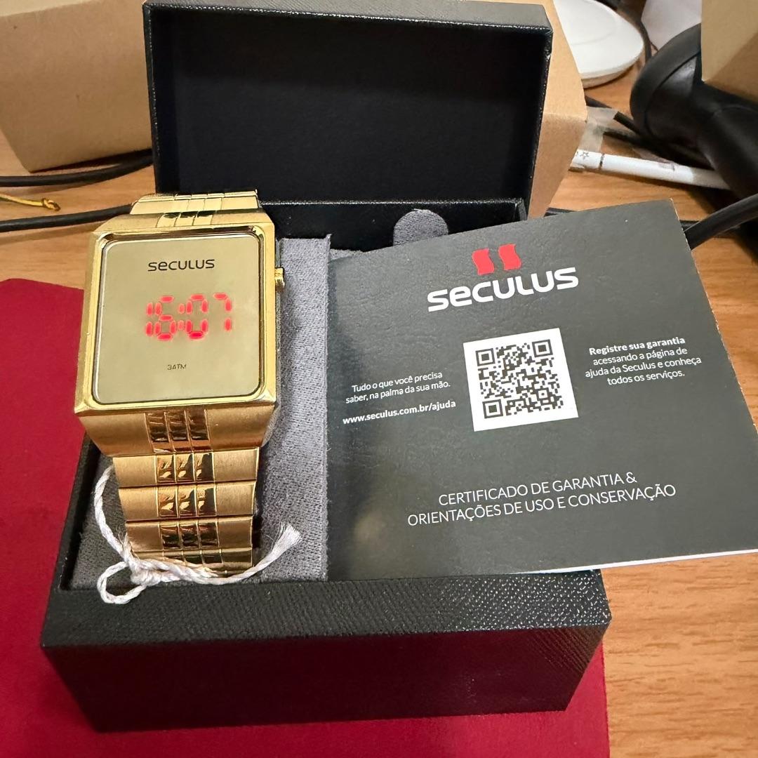 Relógio Seculus Dourado Quadrado